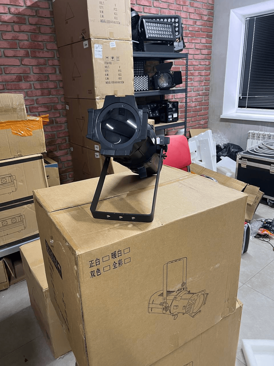 Профильные театральные прожекторы