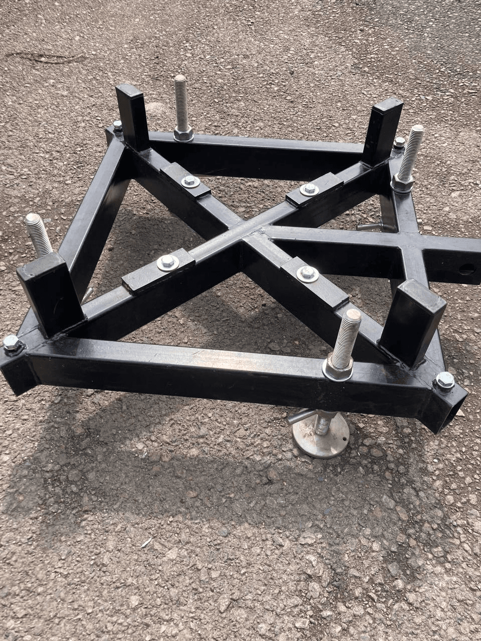 Основание фермы: опора+4 откоса+4 ноги