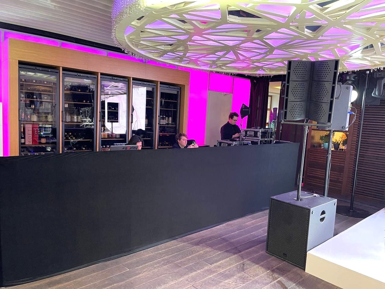 Ширмы для пультовой на базе Octanorm и J...